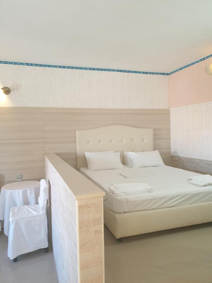 Room Amariliz Hersonissos  Bagian luar foto